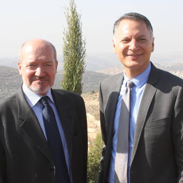 القنصل الفرنسي العام فريديريك ديزجنيو
