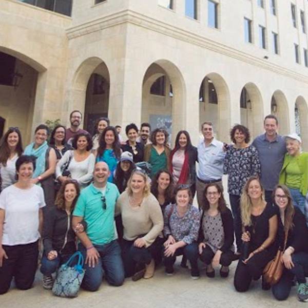 وفد من مؤسسة تشارلز اند لين فاميلي فاونداشين