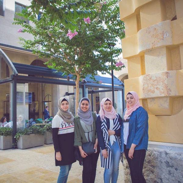 وفد من مسابقة تكنوفاشون 