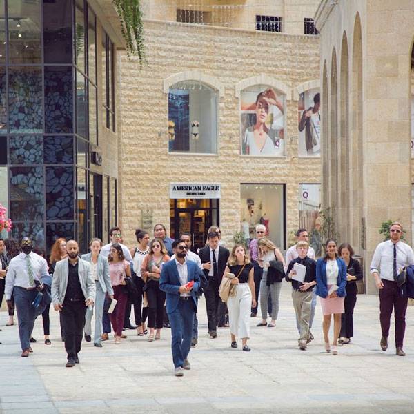 طلاب من جامعة كاليفورنيا، إرفاين، بيركلي، وجامعة كاليفورنيا في لوس أنجلوس - الولايات المتحدة الأمريكية