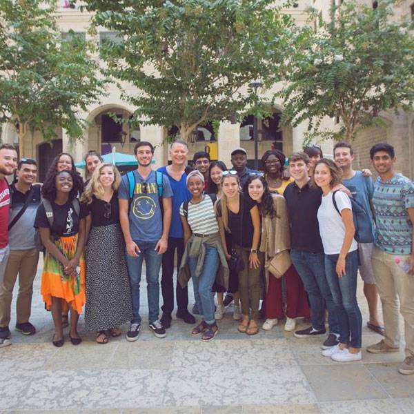 طلاب من جامعة ستانفورد - الولايات المتحدة الامريكية