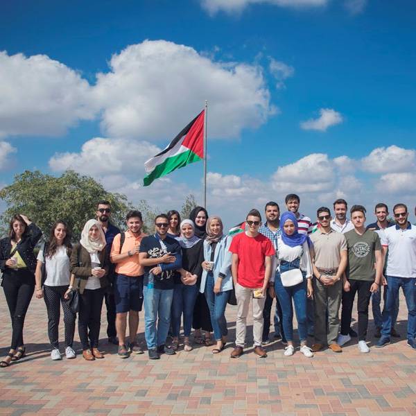 طلاب و خريجين من برنامج زمام 