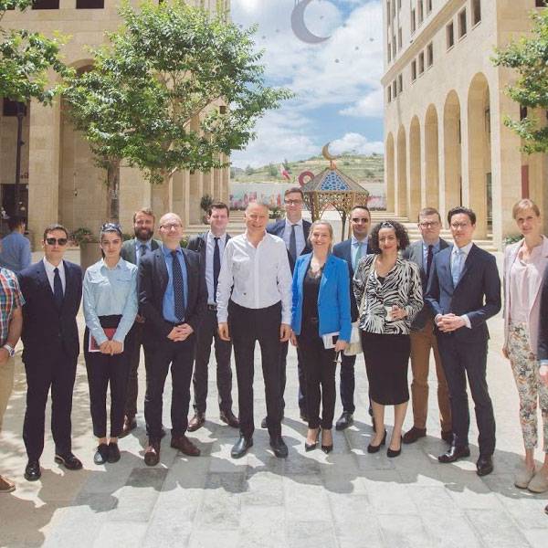 وفد من المسؤولين الأوروبيين / اي جي سي