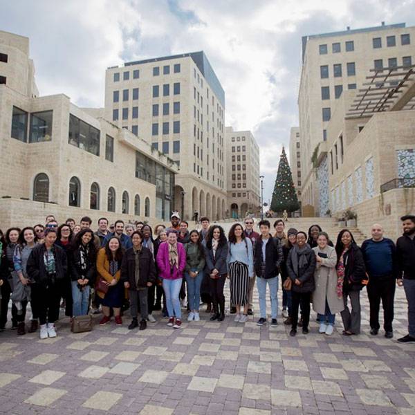 طلاب من جامعة سورثمور -  الولايات الممتحدة الأمريكية