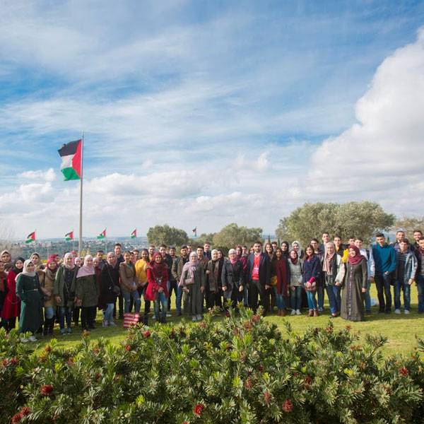 الطلبة المشاركون في مسابقة جائزة هالت العالمية  -جامعة النجاح الوطنية 