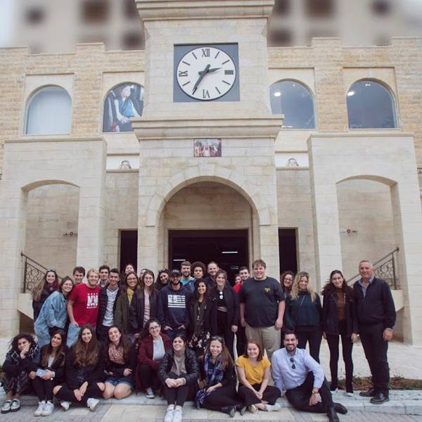 طلبة من مختلف الجامعات الأمريكية