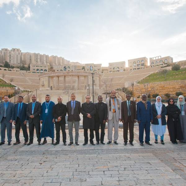 شخصيات دبلوماسية من عدة دول عربية