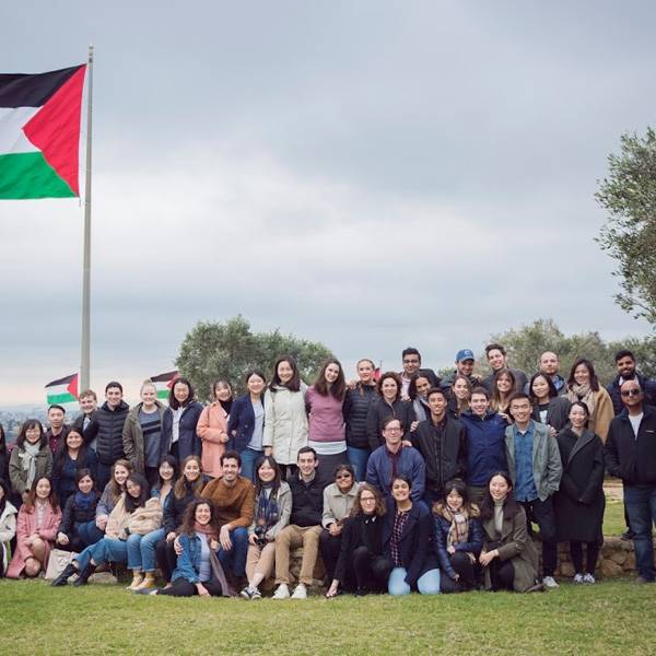 طلاب من جورج تاون مكورت - الولايات المتحدة الأمريكية