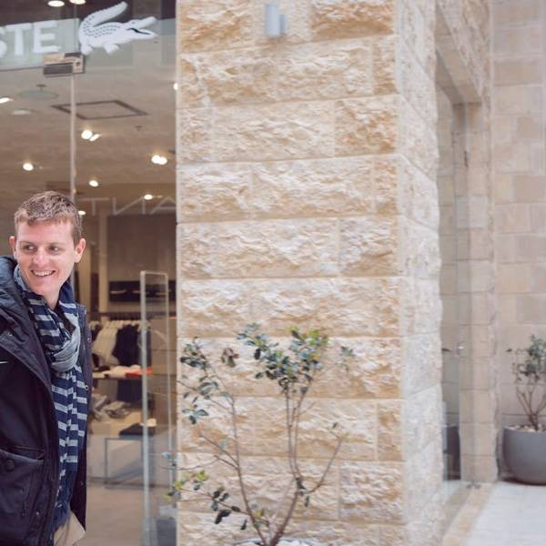 كوينتين غيلون، صحفي (فائز بالمركز الأول في ماراثون فلسطين) - فرنسا