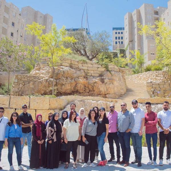 أعضاء من مؤسسة حركة التغيير