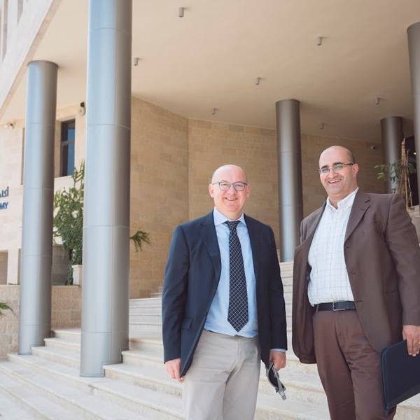 مارتن دالتري، مدير الأراضي الفلسطينية المحتلة، عماد كاشو، مدير الامتحانات، المجلس الثقافي البريطاني