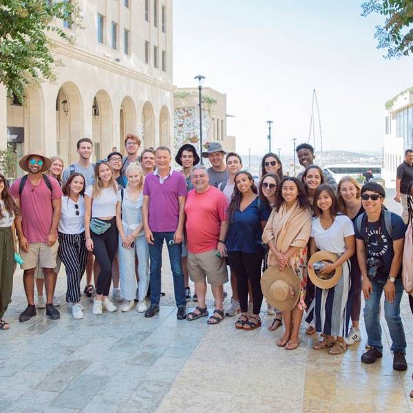 طلاب من جامعة كاليفورنيا سانتا باربرا - الولايات المتحدة الأمريكية