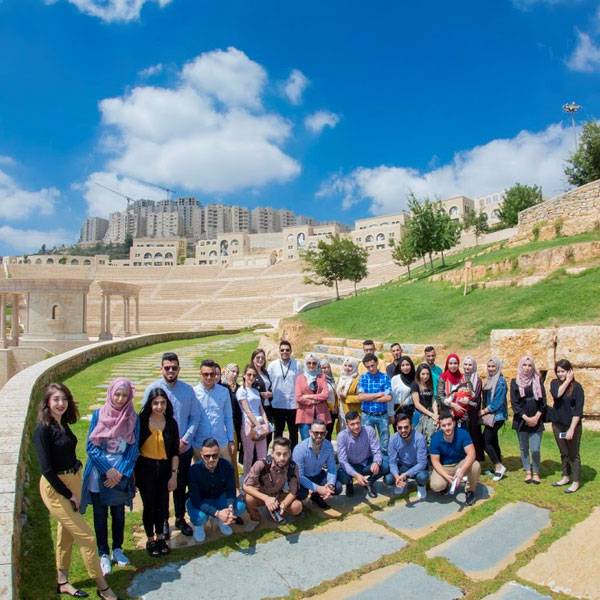 طلاب التجارة، جامعة فلسطين الأهلية