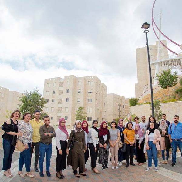 طلاب من برنامج مهارات النجاح - أميديست