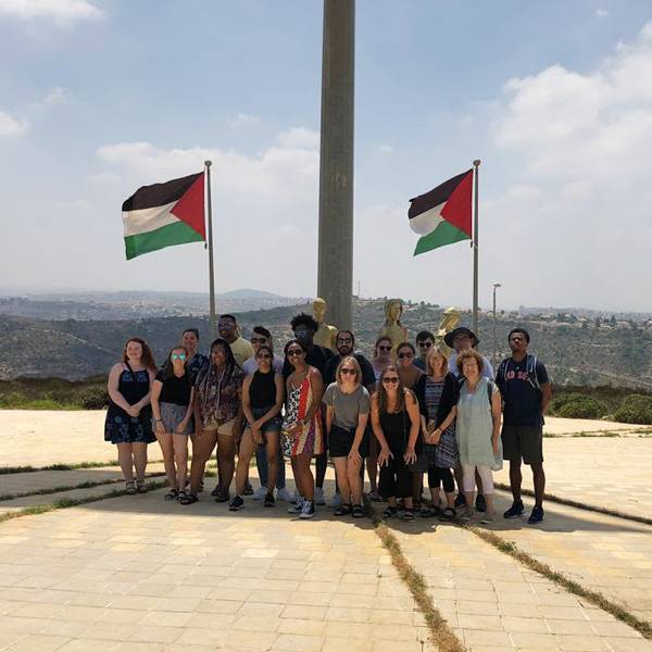 طلاب من جامعة كلية ترينيتي – الولايات المتحدة الأمريكية 