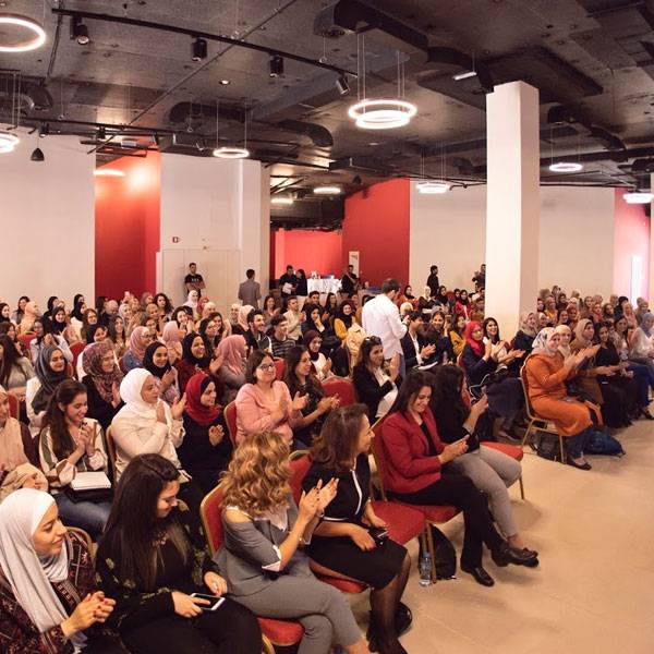 طالبات هندسة من جامعات فلسطينية مختلفة