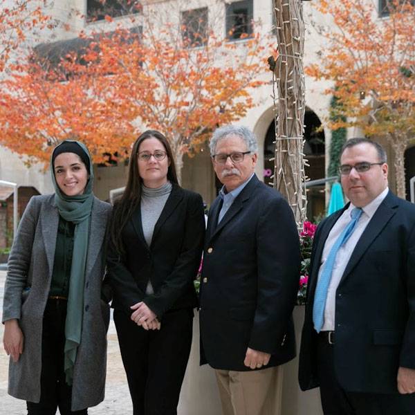 مارك روزنتراوب، رئيس برنامج إدارة الرياضة لكلية علم الحركة، كيلي كيرلي، المنسق المهني لإدارة الرياضة، جامعة ميشيغان، الولايات المتحدة الأمريكية، رائد شوملي، أستاذ التسويق، الجامعة العربية الأمريكية