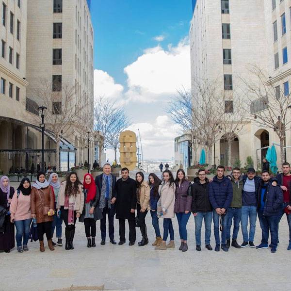 طلاب هندسة حاسوب من جامعة بيت لحم