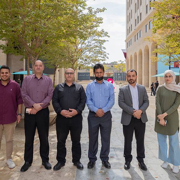 د. معتمد الخطيب عميد كلية الهندسة، د. سامر السعدي عميد البحث العلمي، د. محمد خليل رئيس قسم هندسة الحاسوب، و د. نائل سلمان محاضر في هندسة البرمجيات - جامعة فلسطين التقنية خضوري