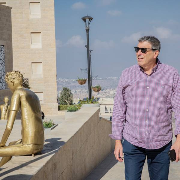 د. ايريك مانديل مدير شبكة المعلومات السياسية في الشرق الأوسط (MEPIN)
