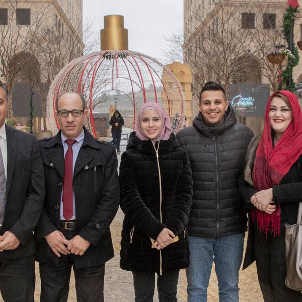 د. مالك سوداح رئيس جامعة واشنطن للصحة و العلوم في بليز، د. نظير حمادنة رئيس الجامعة و أماني خندقجي مسؤولة شؤون الطلبة، جامعة واشنطن للصحة و العلوم في فلسطين
