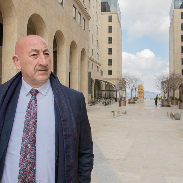 أحمد ذباح صاحب مجمّع صالح ذباح وأولاده
