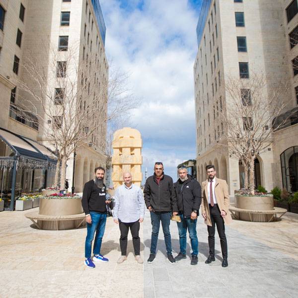 د. عادل أبو شرخ طبيب وجراح أسنان
