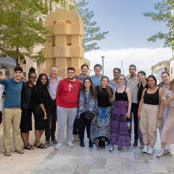 طلاب من جامعة واين - الولايات المتحدة الأمريكية
