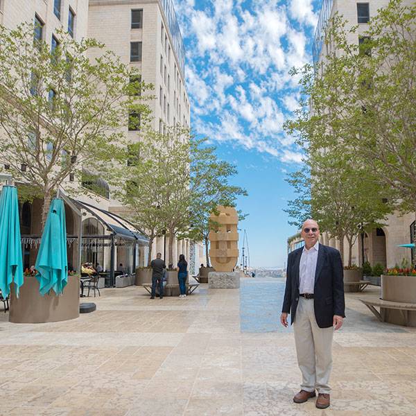 إيان شاريبو، أستاذ العلوم السياسية والشؤون العالمية جامعة يل– الولايات المتحدة الأمريكية
