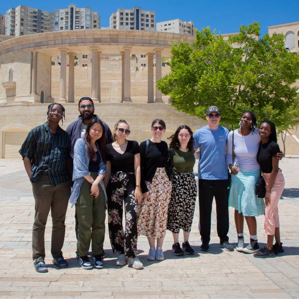 طلاب من جامعة برانديز- الولايات المتحدة الأمريكية
