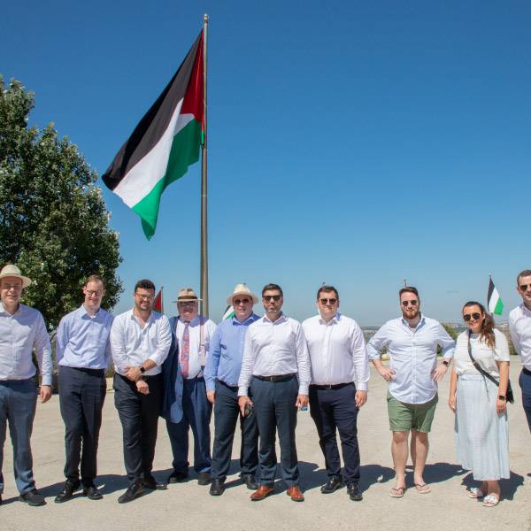 أعضاء من البرلمان، سي إف آي – المملكة المتحدة
