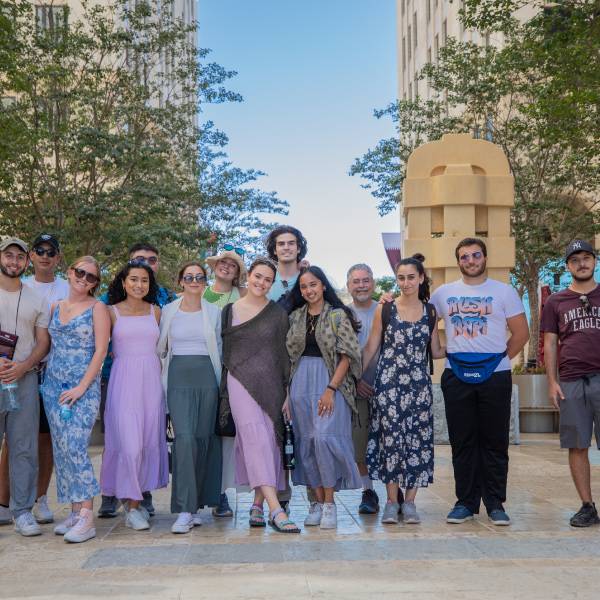 طلاب من جامعة سانتا باربرا -الولايات المتحدة الأمريكية
