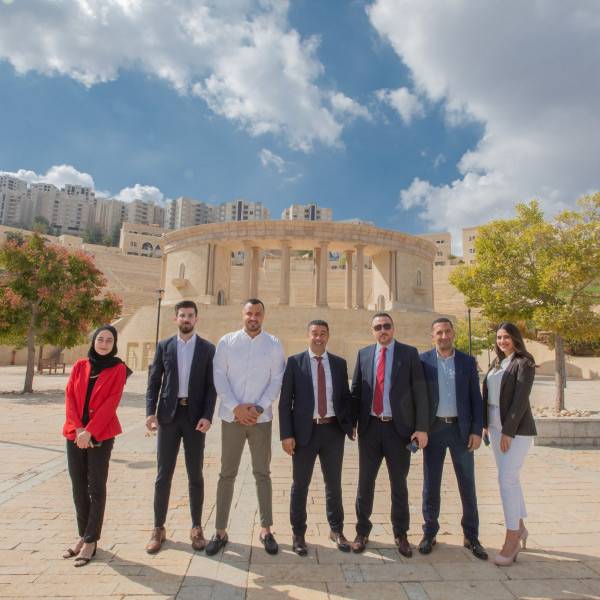 زوار من شركة النبالي والفارس للاستثمار العقاري
