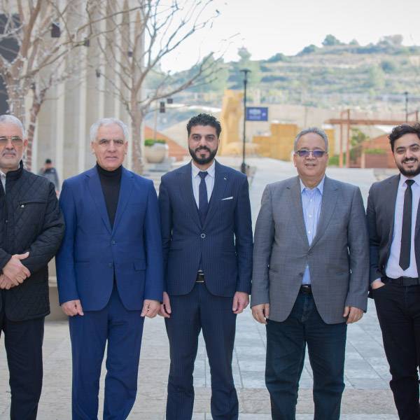 وفد من رجال الأعمال الليبيين