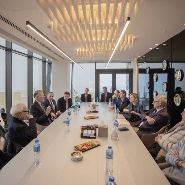 وفد من مبادرة استثمار الشرق الاوسط
