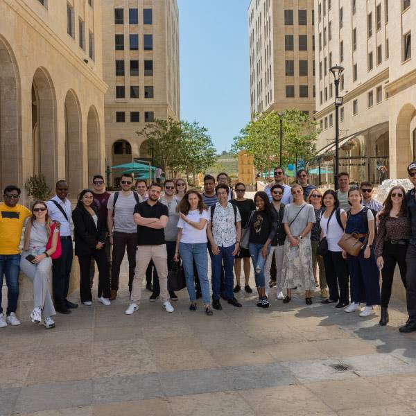 طلاب ماجستير في إدارة الأعمال من جامعة بايس- لندن