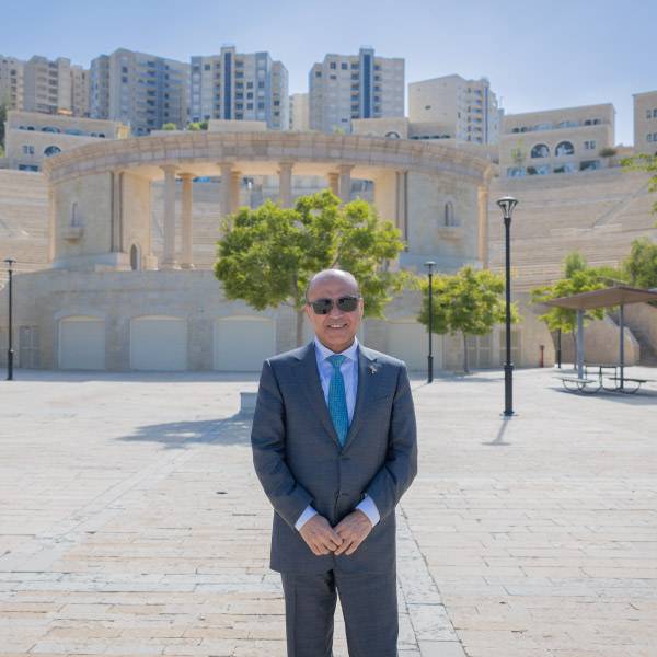 وزيرالنقل والمواصلات طارق زعرب