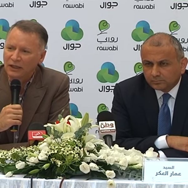 Signing the sponsorship agreement